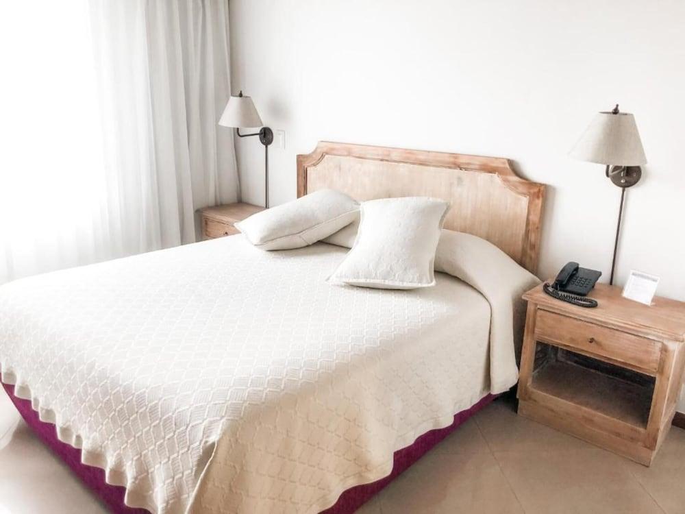 Portal del Rodeo ApartaHotel - Arkadia Mall