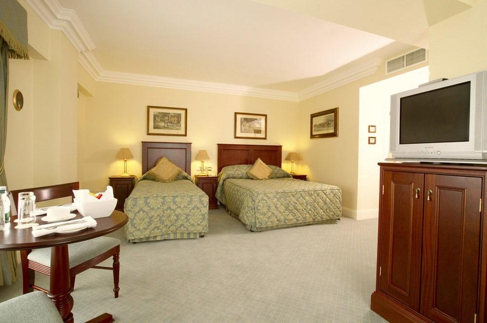 Maudlins House Hotel