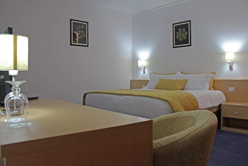 Hotel Airport Tirana