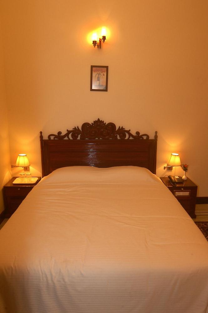 Paradise Isle Beach Resort