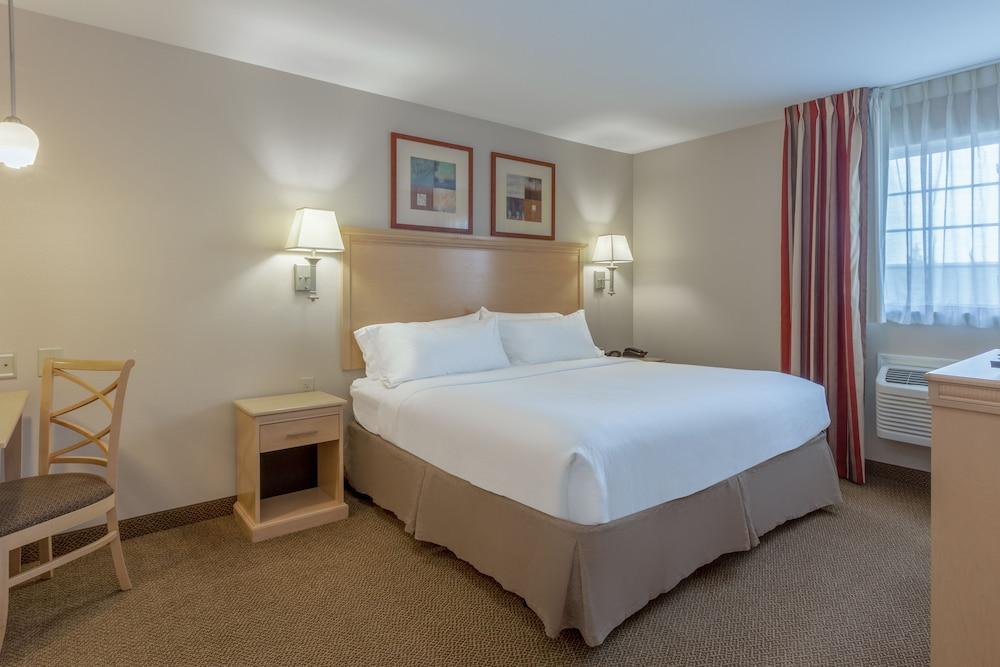 Candlewood Suites Minot by IHG