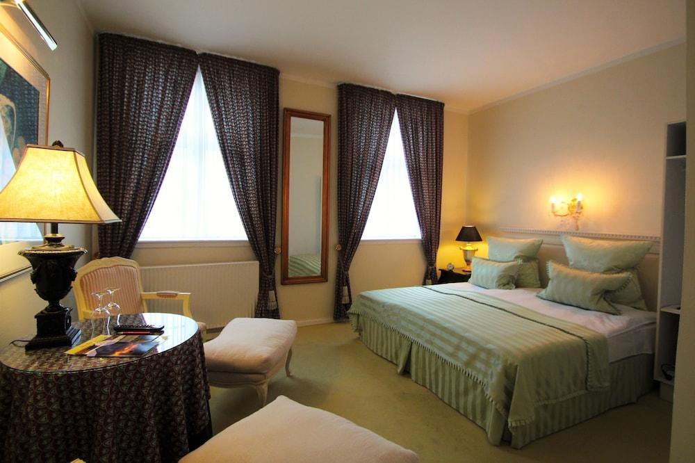 Store Restrup Slotshotel