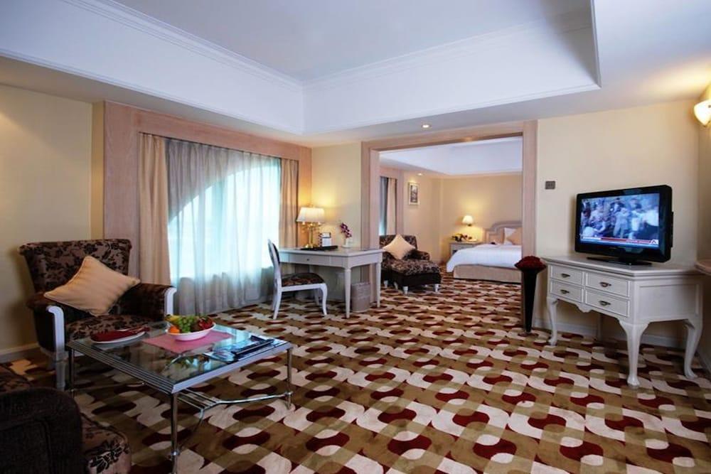 Berjaya Waterfront Hotel