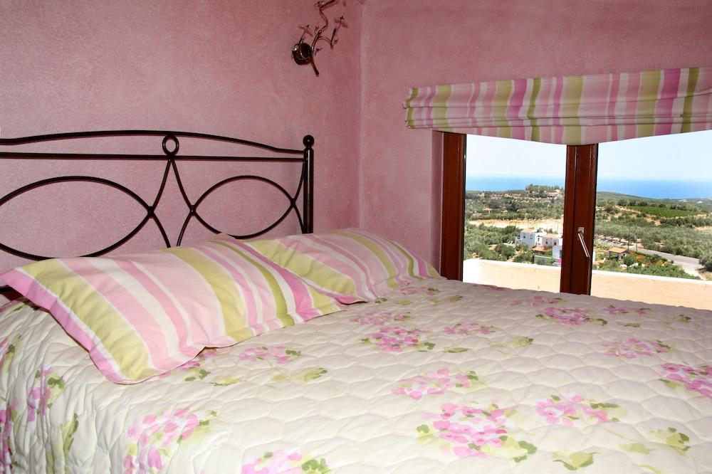 Athina Luxury Villas