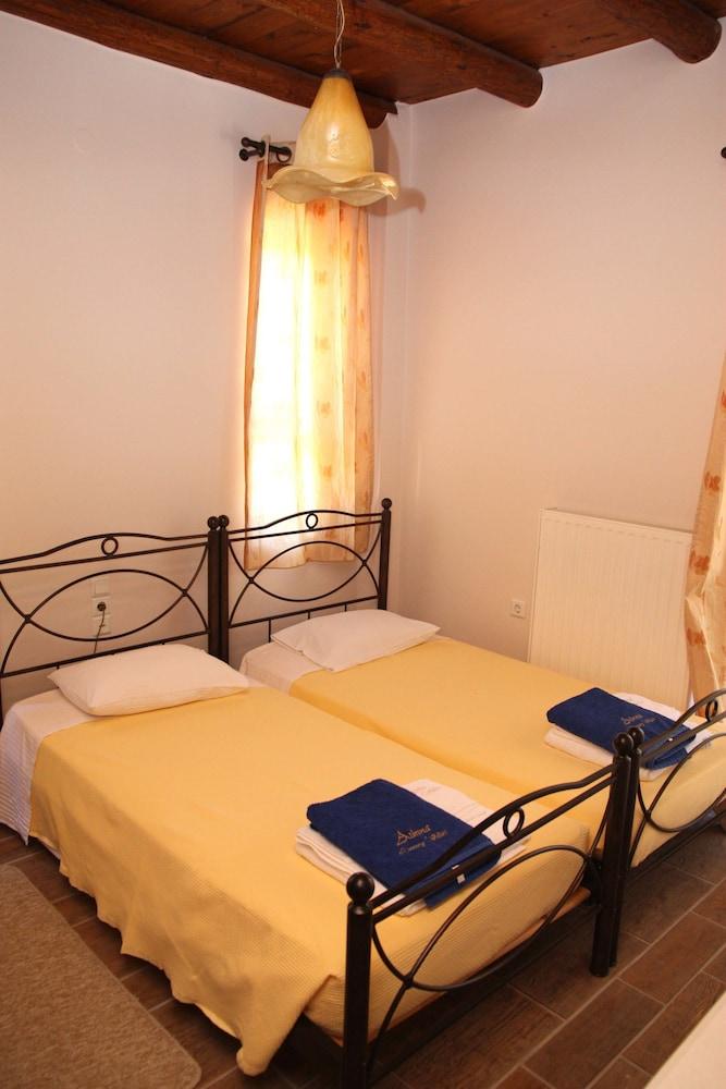 Athina Luxury Villas