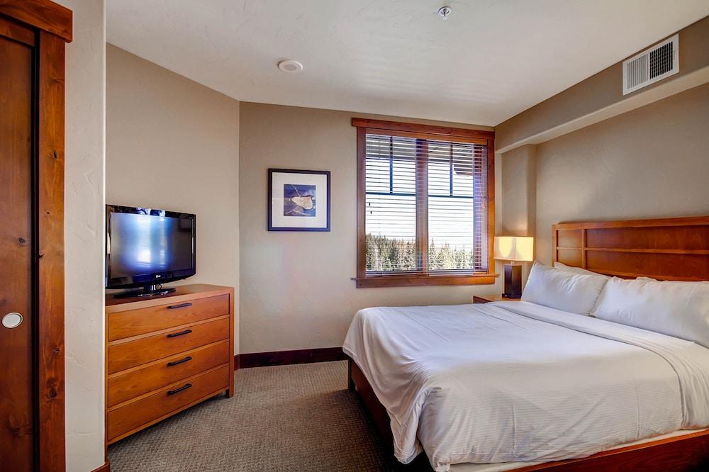 One Ski Hill Place, A RockResort