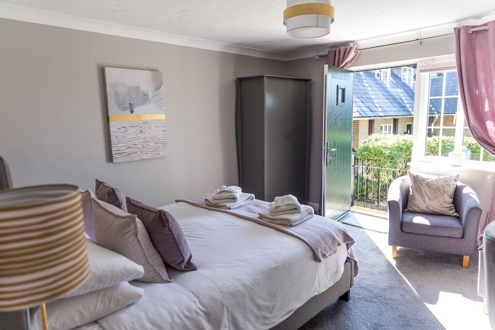 Cricketfield House - Guest House