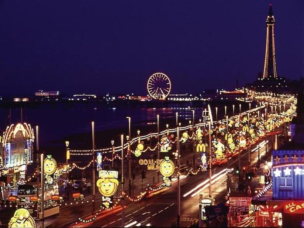 Las Palmas Hotel by the Sea