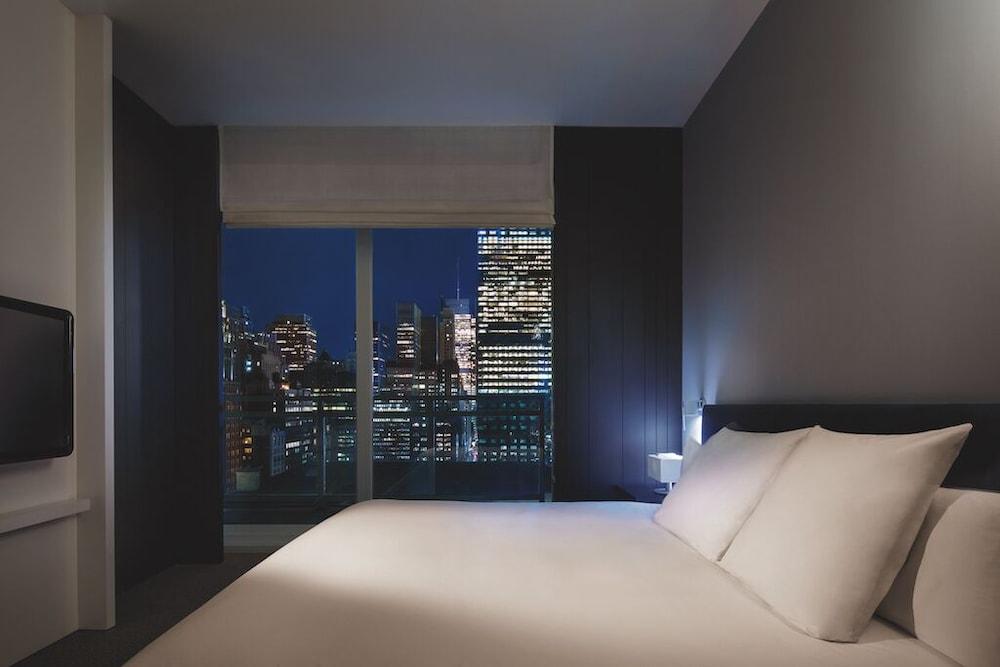 ANDAZ 5TH AVENUE, BY HYATT