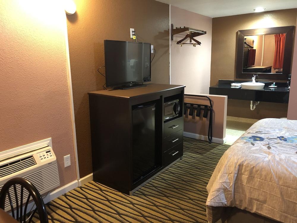 Annie Oakley Motel Oakley