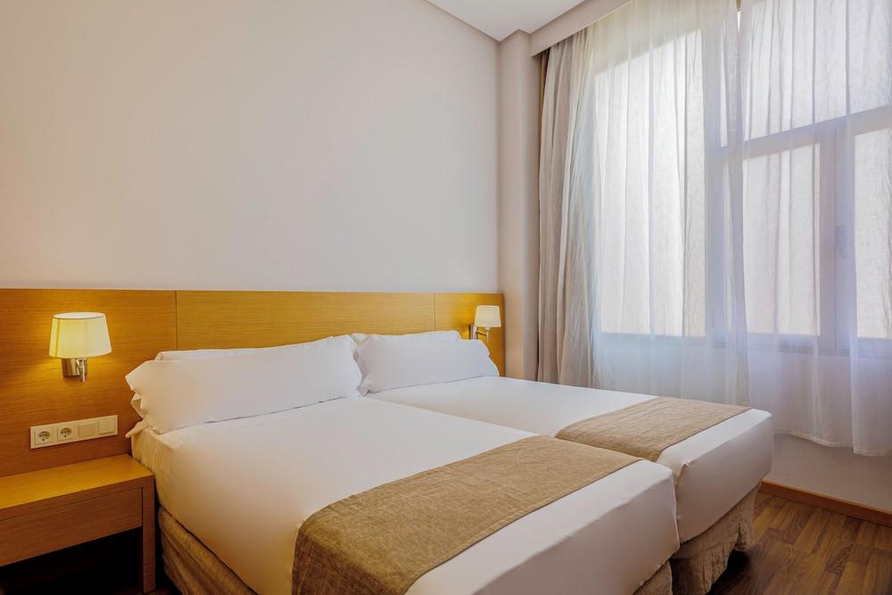 Cullera Holiday Hotel