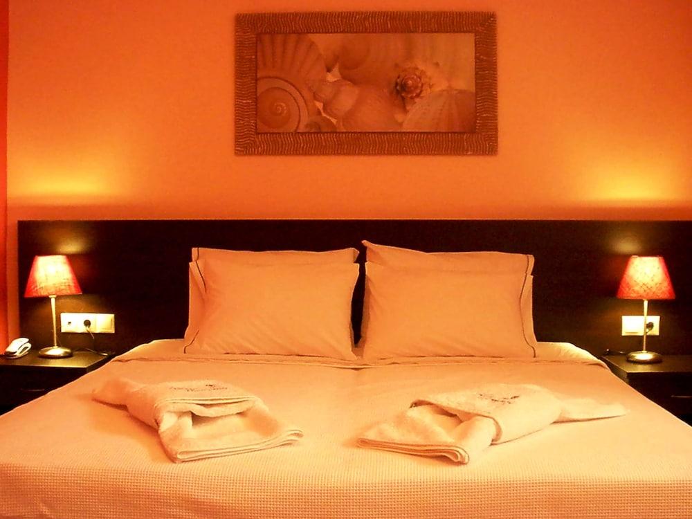 Blue Harmony Apartments