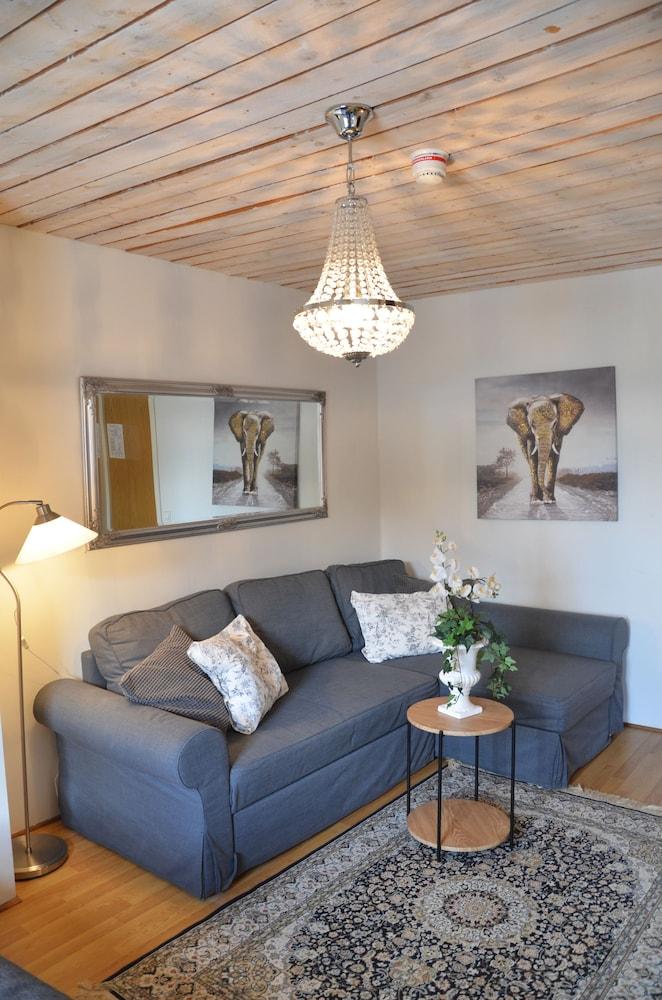 Lanthotell Lögnäs Gård