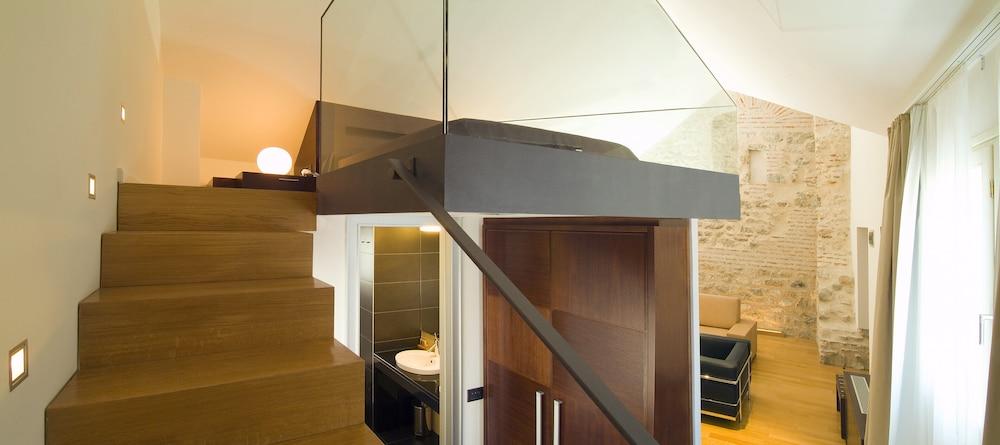 Hotel Vestibul Palace