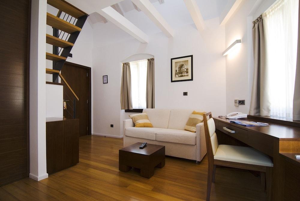 Hotel Vestibul Palace