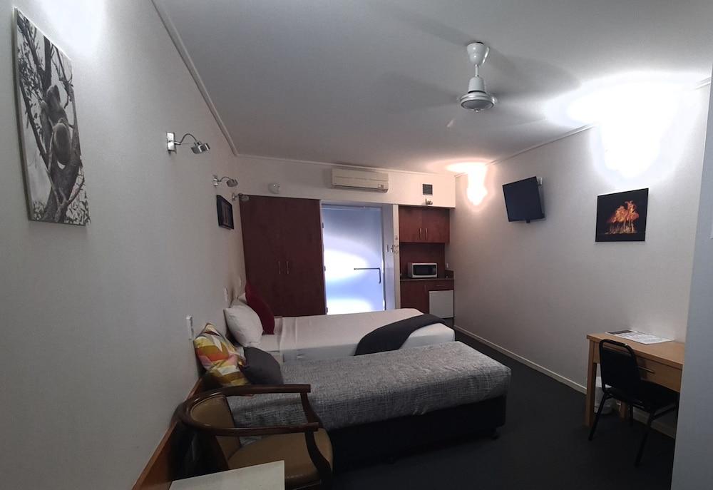 Ayr Travellers Motel