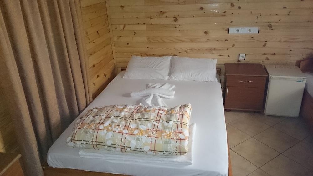 Ugur Pansiyon Çirali