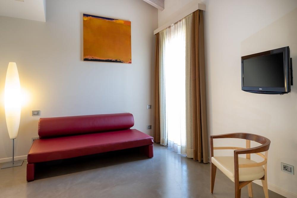 The Ziba Hotel & Spa