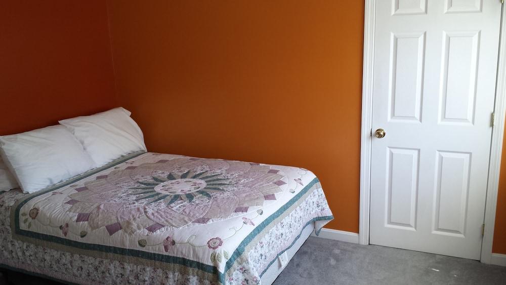 Weirs Beach Motel and Cottages