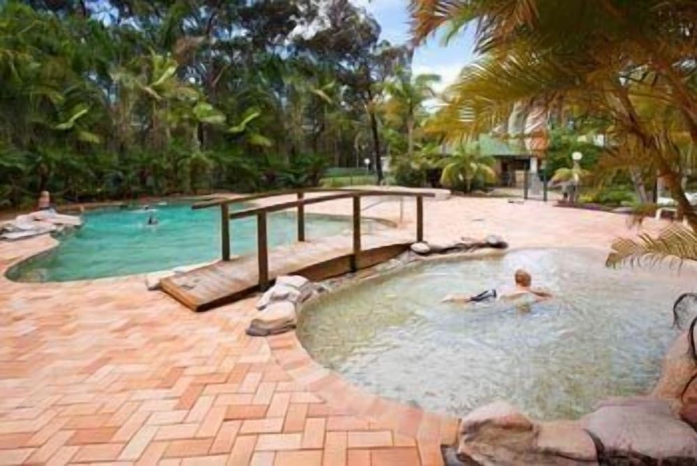 Gateway Lifestyle Lorikeet