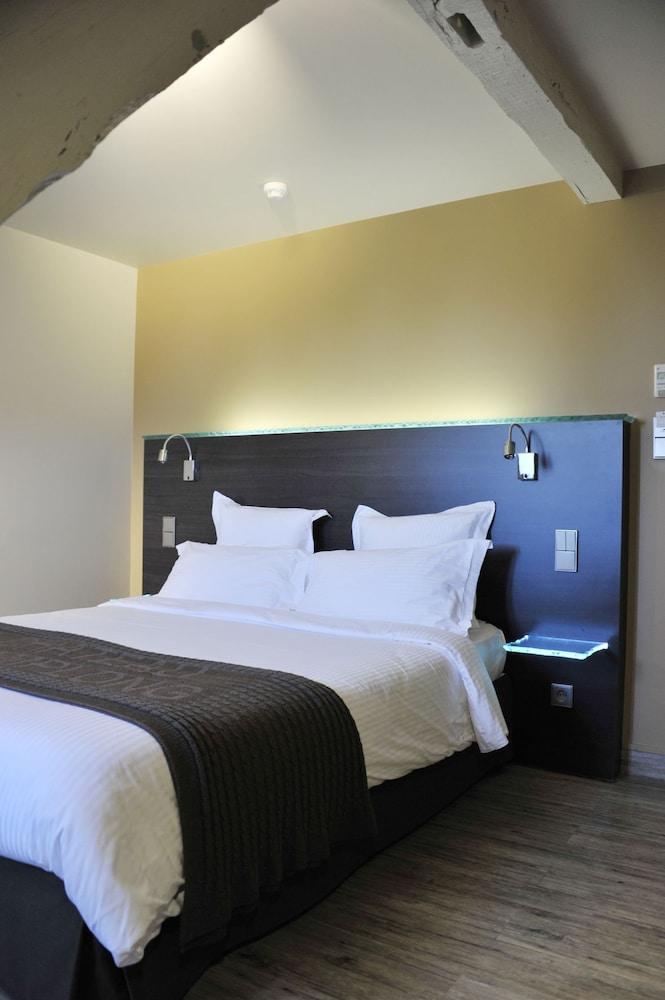 Chateau De Champlong