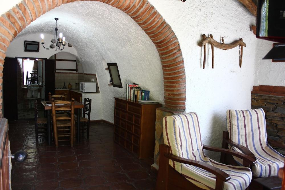 Cuevas del Tío Tobas