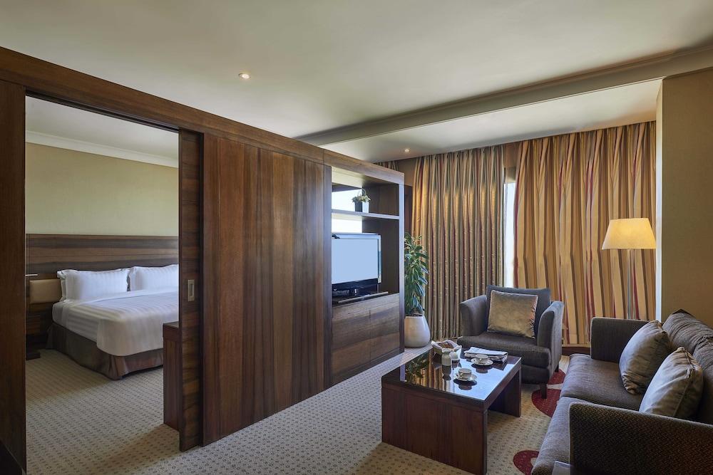 Safir Fintas Kuwait Hotel