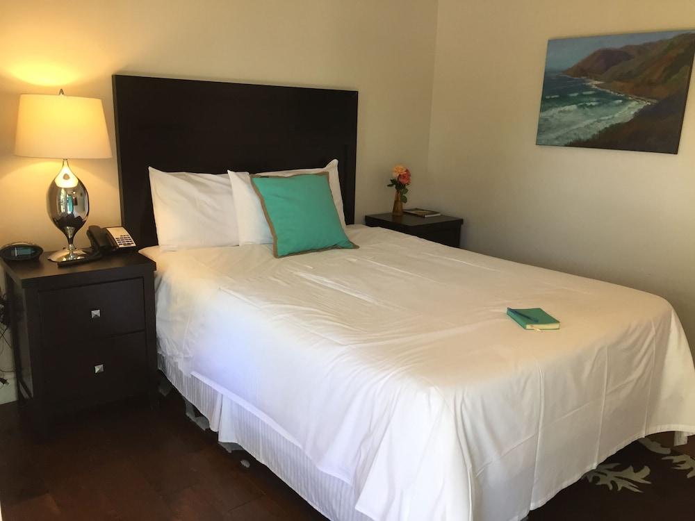 Beach Bungalow Inn and Suites