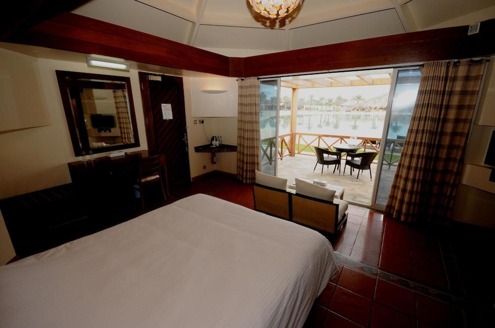 Al Bander Hotel & Resort