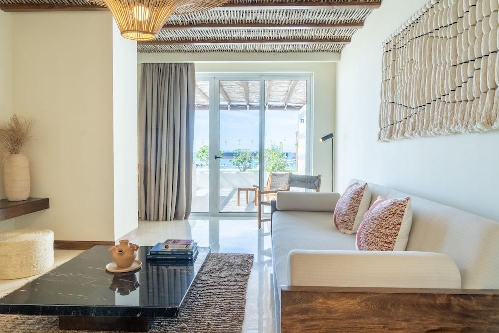 Hotel Indigo La Paz Puerta Cortes by IHG