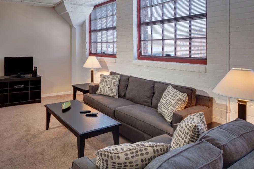 Bridgestreet at the Bingham