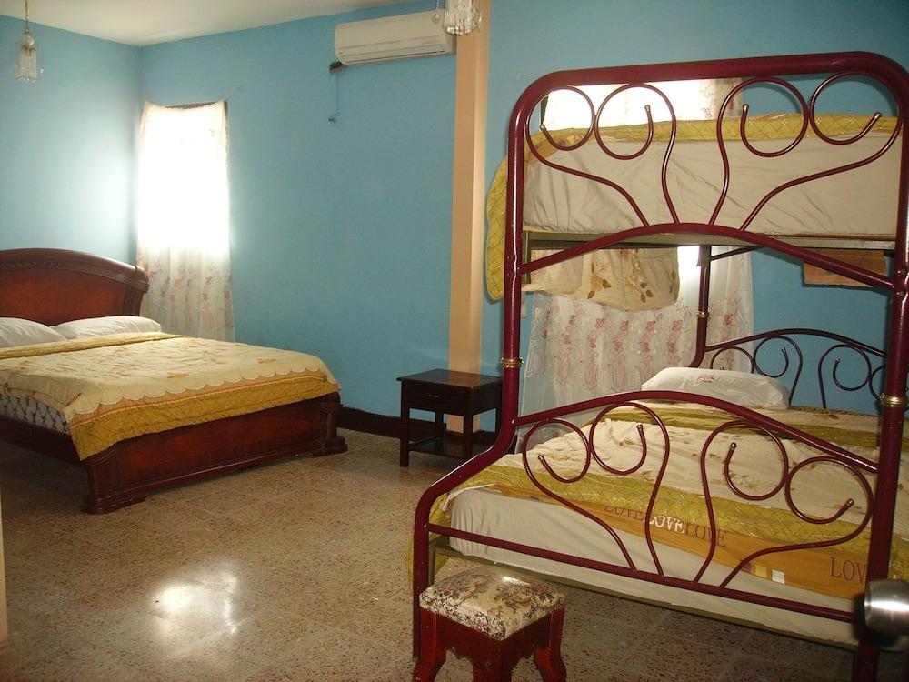 Hotel Eloy Alfaro - Hostel