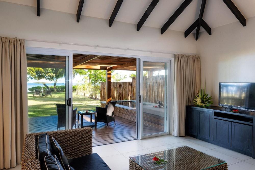 Lomani Island Resort & Spa