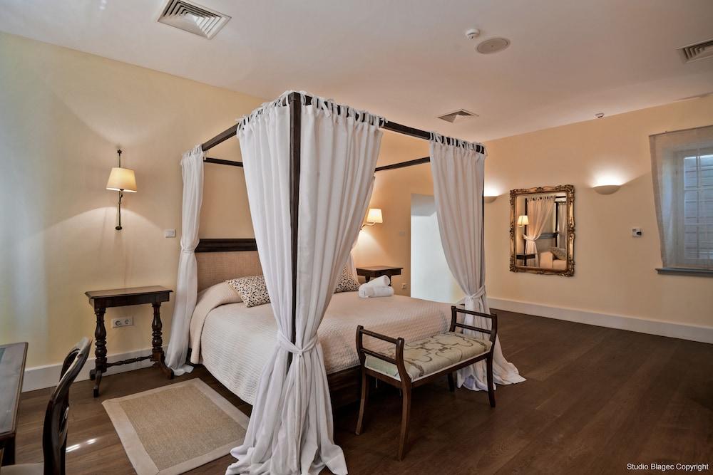 Hotel Martinis Marchi