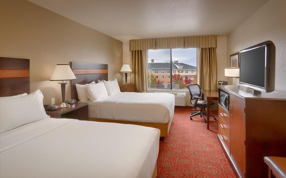 Holiday Inn Express & Suites Orem-North Provo by IHG