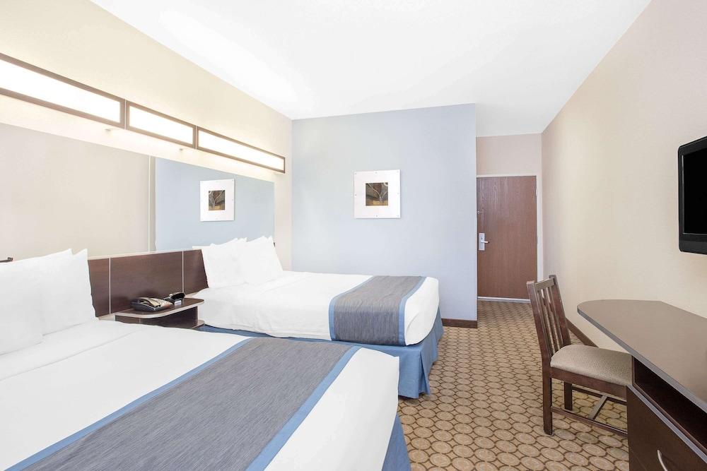 Microtel Inn & Suites by Wyndham San Angelo