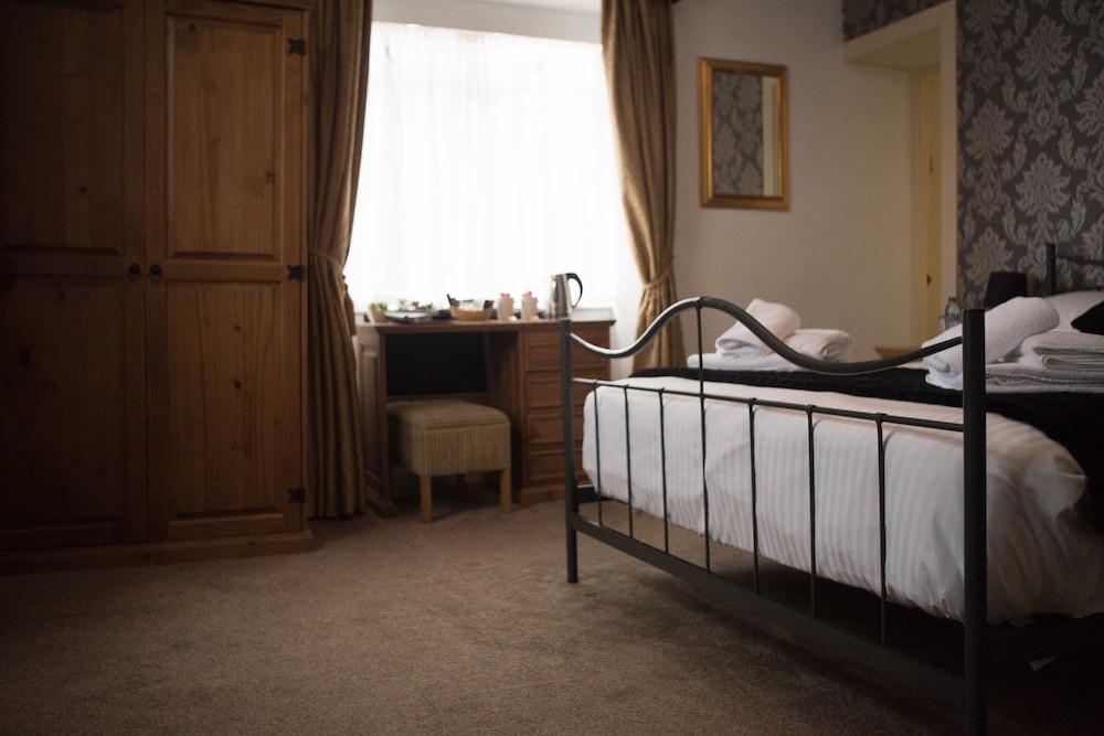 Village House Coaching Inn