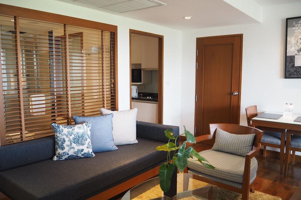 Woodlands Suites Serviced Residences