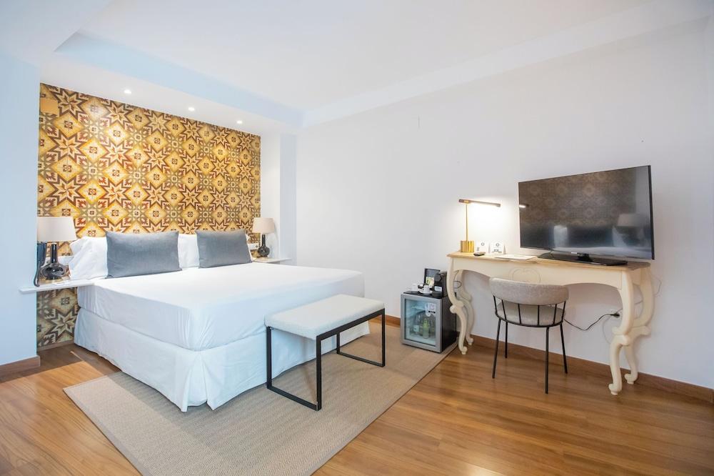 Soho Boutique Atalia