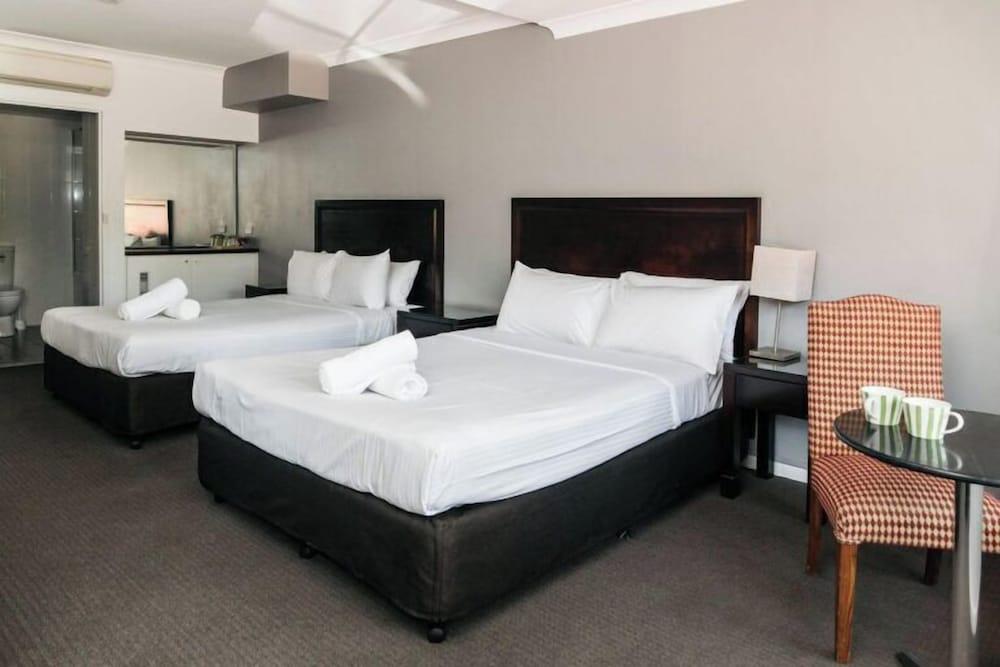 Checkers Resort & Conference Centre