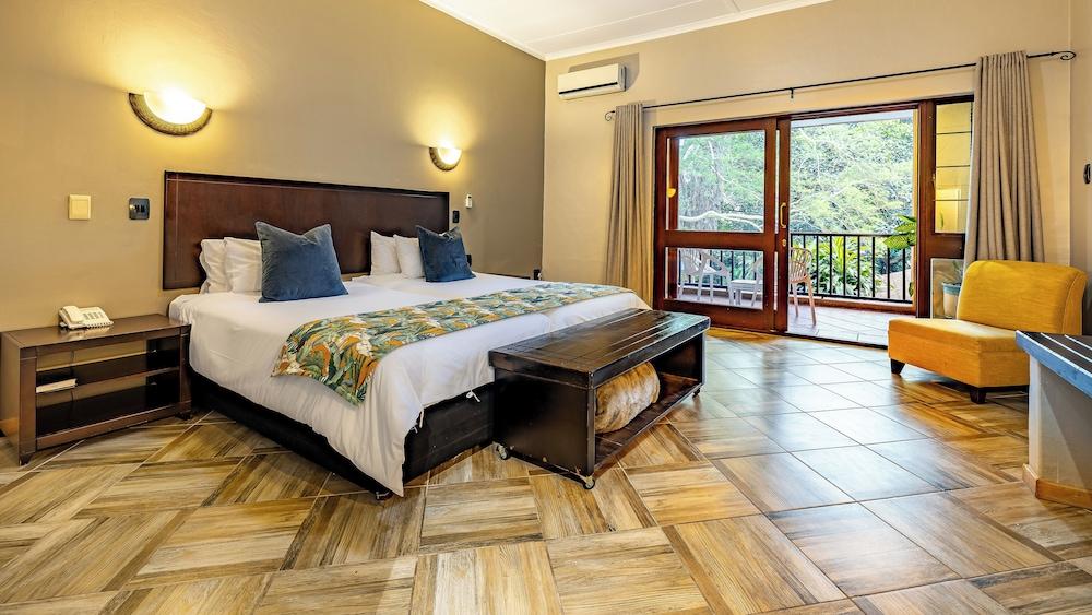 Hotel Numbi and Garden Suites