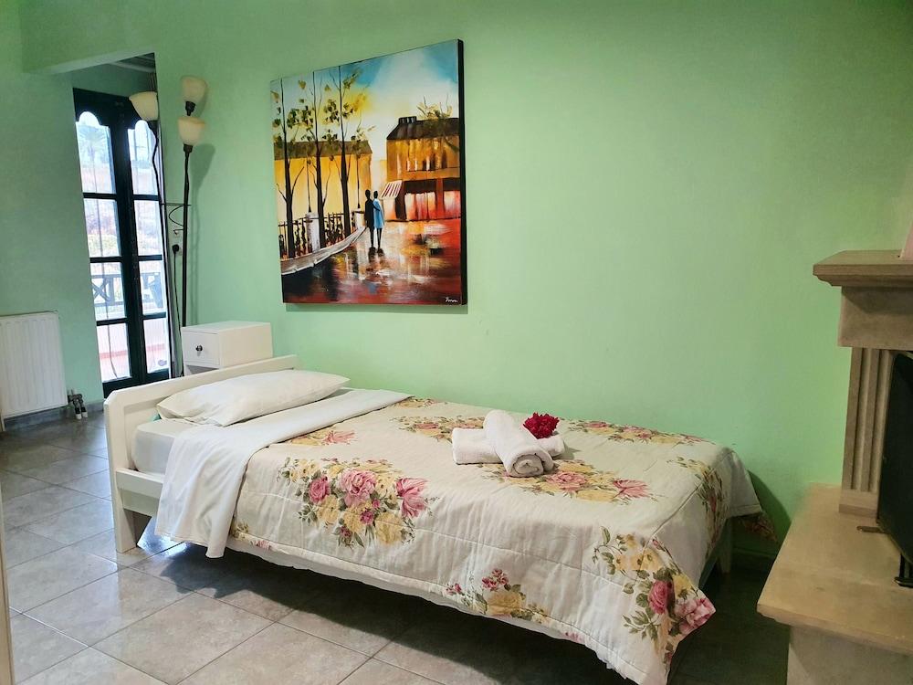 Dioskouroi Apartments