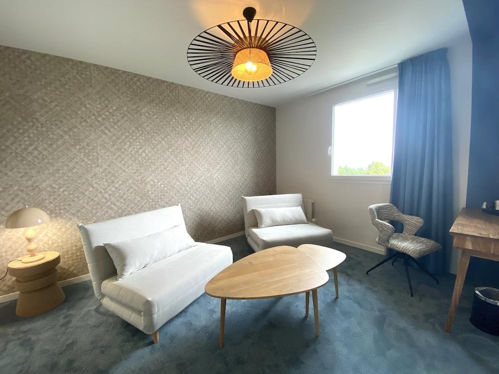 Brit Hotel Piscine & Spa - Fougères