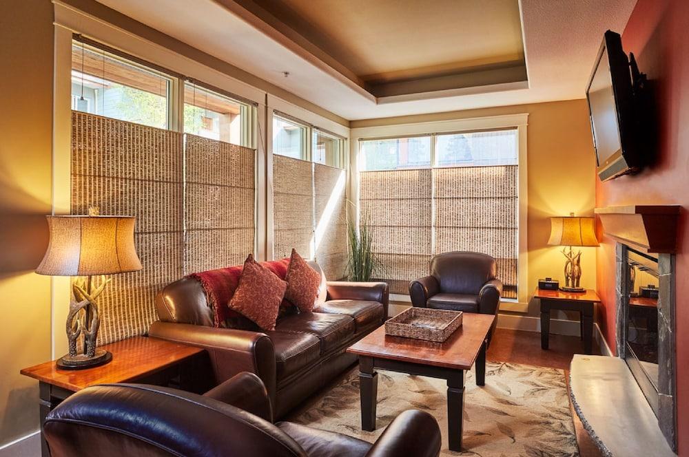 Bellstar Suites at Solara Resort