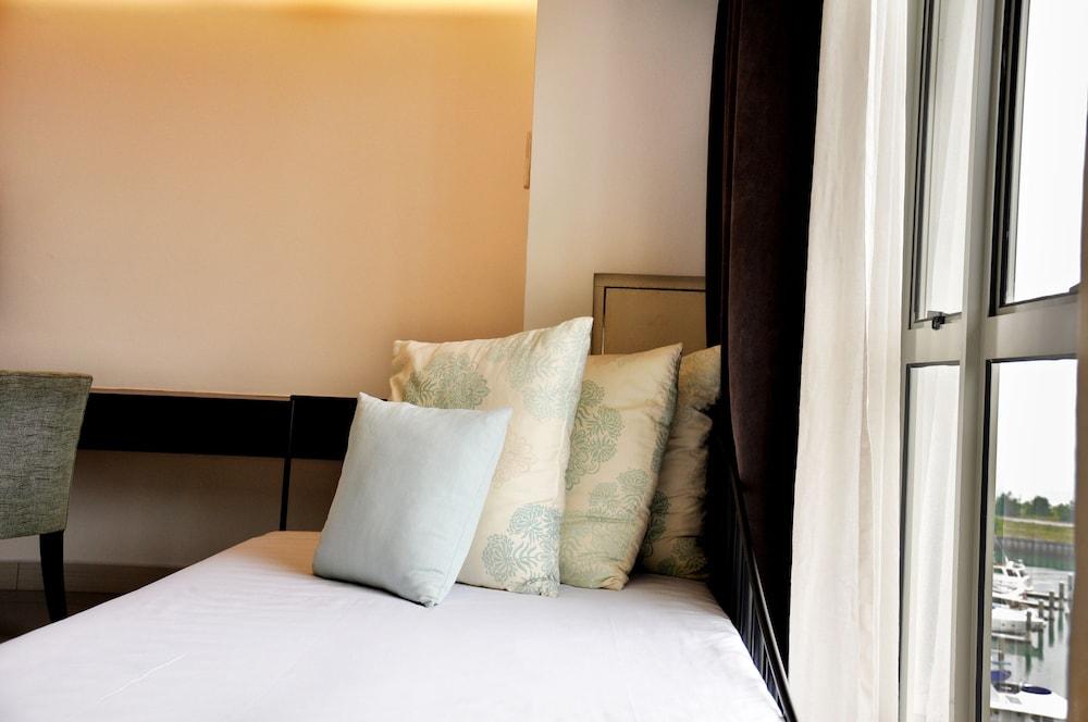 Avillion Admiral Cove