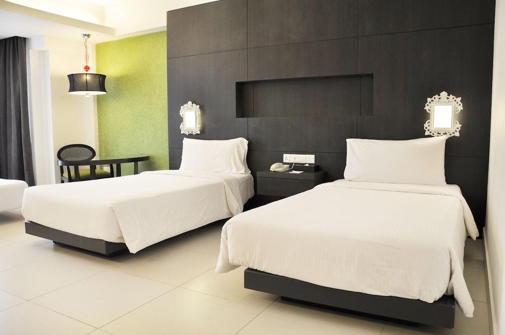 Avillion Admiral Cove