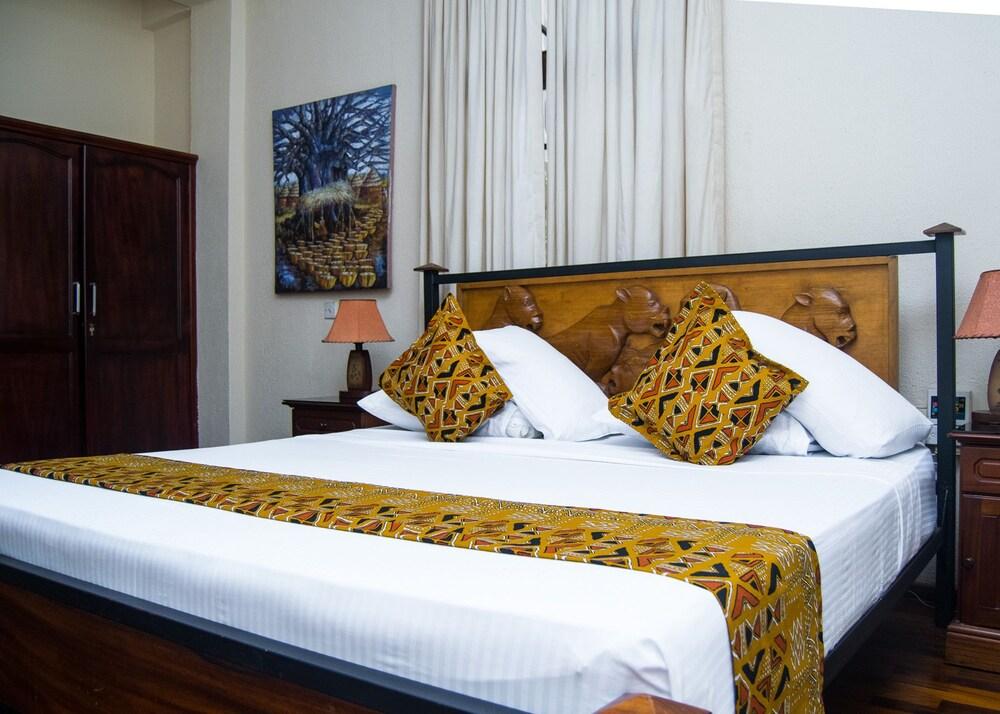 Coconut Grove Regency Hotel