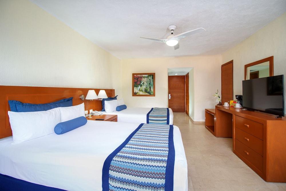 Plaza Pelicanos Grand Beach Resort - All Inclusive