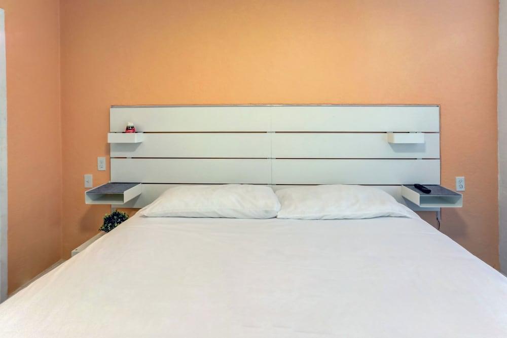 Beach and Town Motel