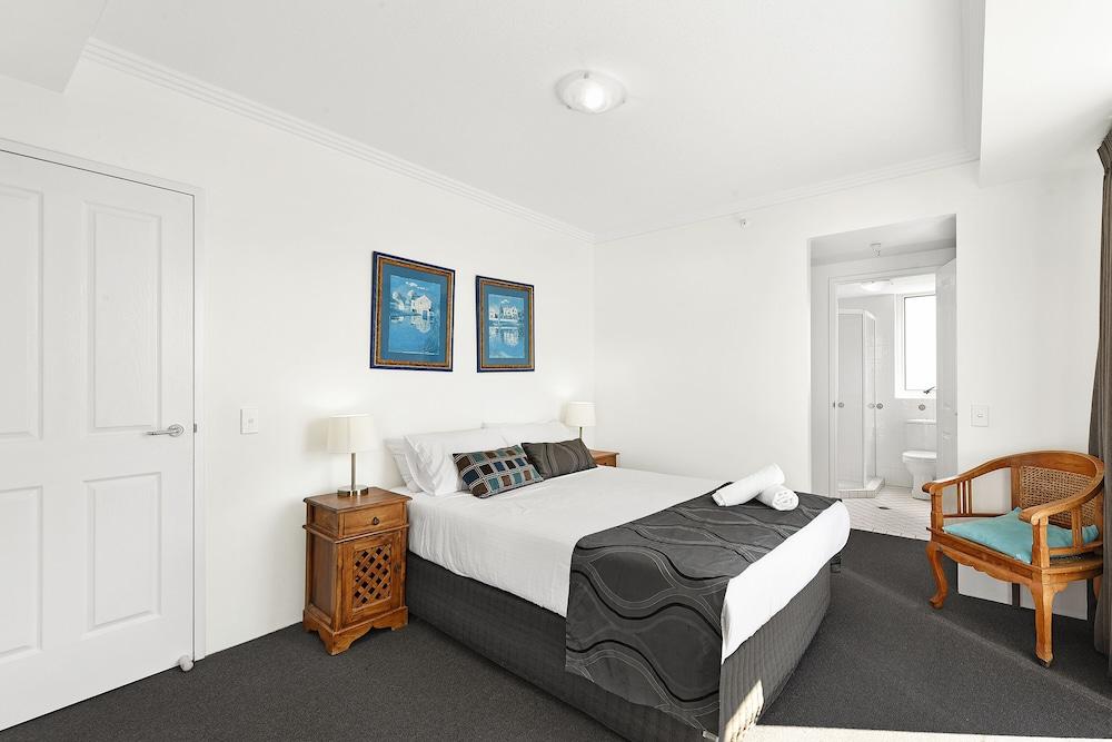 Crystal Bay on the Broadwater